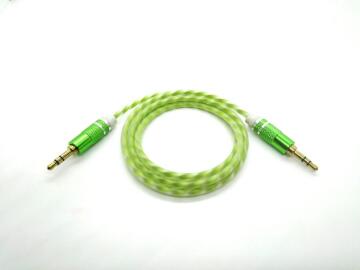 AUX CABLE GLOW IN THE DARK GREEN