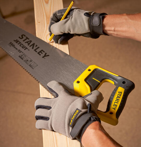 SAW CARPENTER 