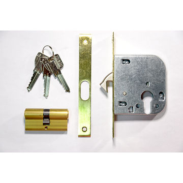 Mcm hook lock 50mm brass l&b