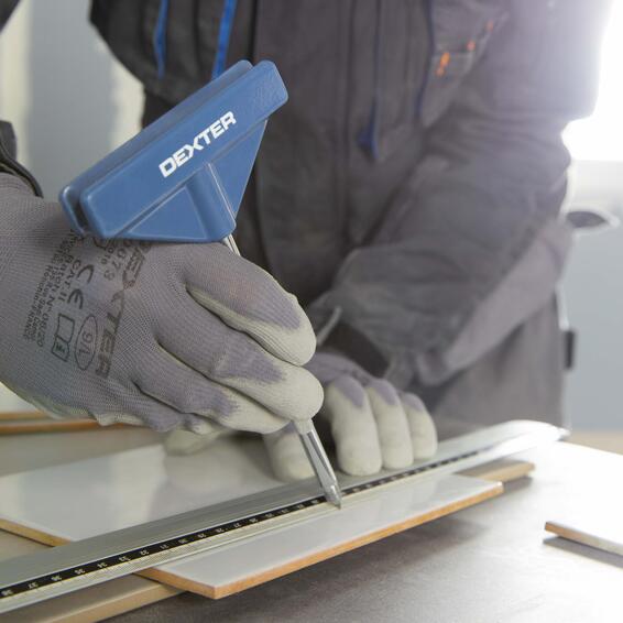 Dexter tile scribe with support to break