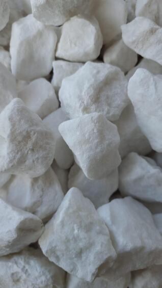 Garden Pebble Super White Dump Rock 35-55mm 16.4kg