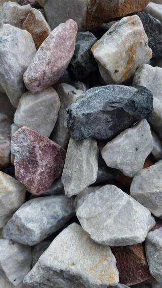 Garden Pebble Zebra Dump Rock 40-80mm 15kg