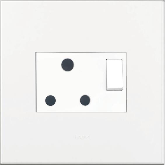 Socket arteor LEGRAND 1x3 pin 2x4 white