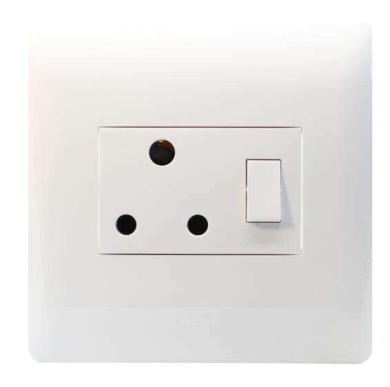 Socket Ysalis LEGRAND 1x3 pin 4x4 white