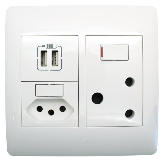 Socket Ysalis LEGRAND 1x3 & 1x2 2 USB ports 4x4 white