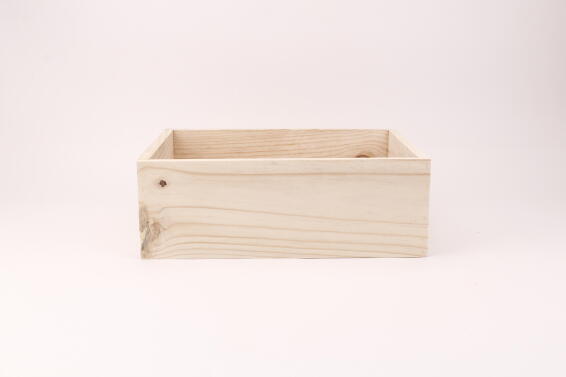 Pine tray medium h14 x w40 x d30cm