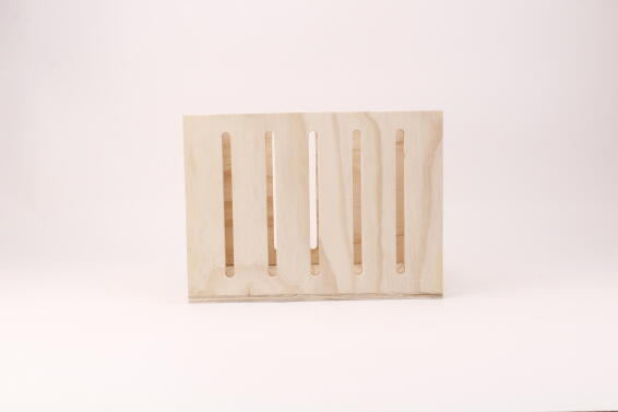 Pine box medium h25 x w34 x d24cm