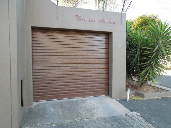 Roll up garage door aluzinc bronze H2100mm x W2550mm