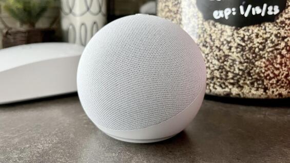 ECHO DOT 5TH GEN AMAZON GLACIER WHITE