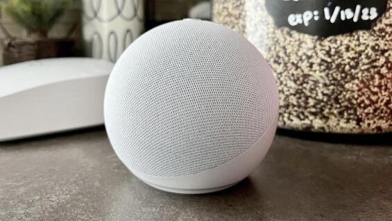 Echo Dot (5th Generation, Glacier White)