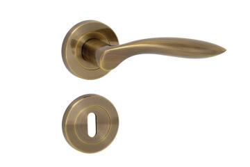 Door pull handle s/steel s shape 600x32mm euro brass