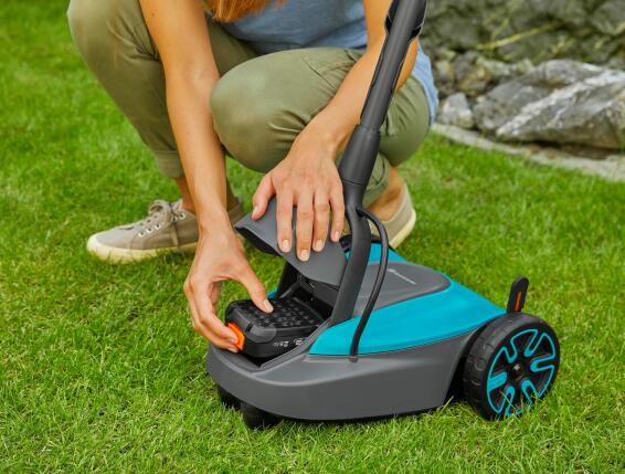 Wolf 1300w cub online lawn mower