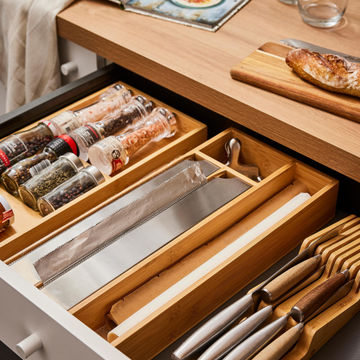 Delinia Foil / Cling Wrap Drawer Holder And Cutter Bamboo W20 X L44 X H6.5Cm