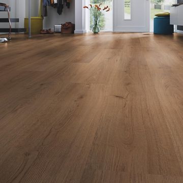 Laminate Flooring Basic Trend Oak Nature L137.6cm x W19.3cm x 6mm (2.921m2/box)