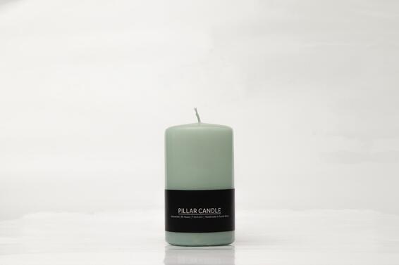 Pillar candle mint green 7.5x13cm