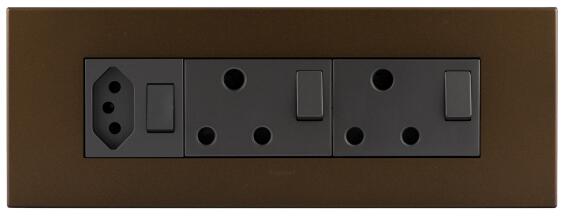 MULTISOCKET 2X3PIN,1 NEW 3PIN DARK BROWN LEGRAND