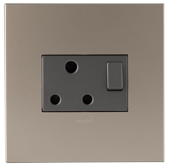 socket swt 4x4 m/cham