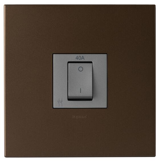 isolator 40a 2p 4x4 m/dark b
