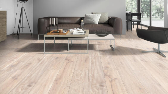 Laminated Flooring Oak Caucasus 1286x194x7mm (2.245m2/box)