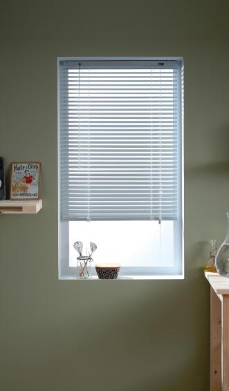 Aluminium venetian blind los angeles chrome 25mm 160x175cm